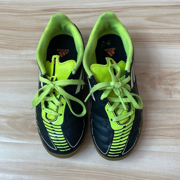 Adidas soccer shoes - Picture 2 of 5